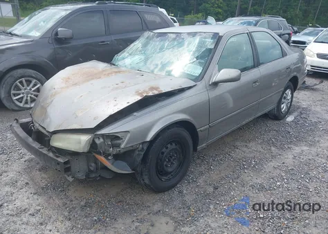 1998 Toyota Camry Le from USA, damaged, VIN 4T1BG22KXWU189980